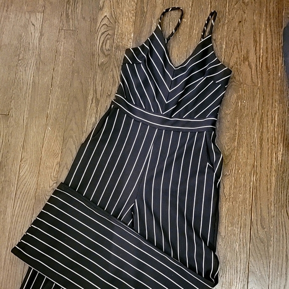 stillettos Pants - STILLETTO'S black & white jumpsuit sz M striped pockets adjustable straps